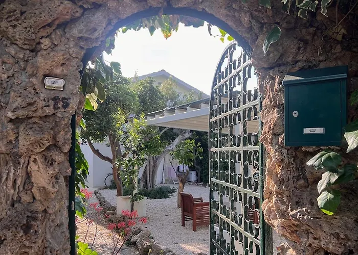 Flora S Апартаменты *